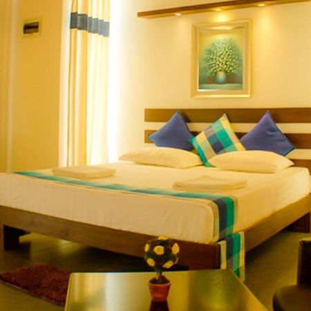 Hotel Alakamanda Anuradhapura Exterior photo