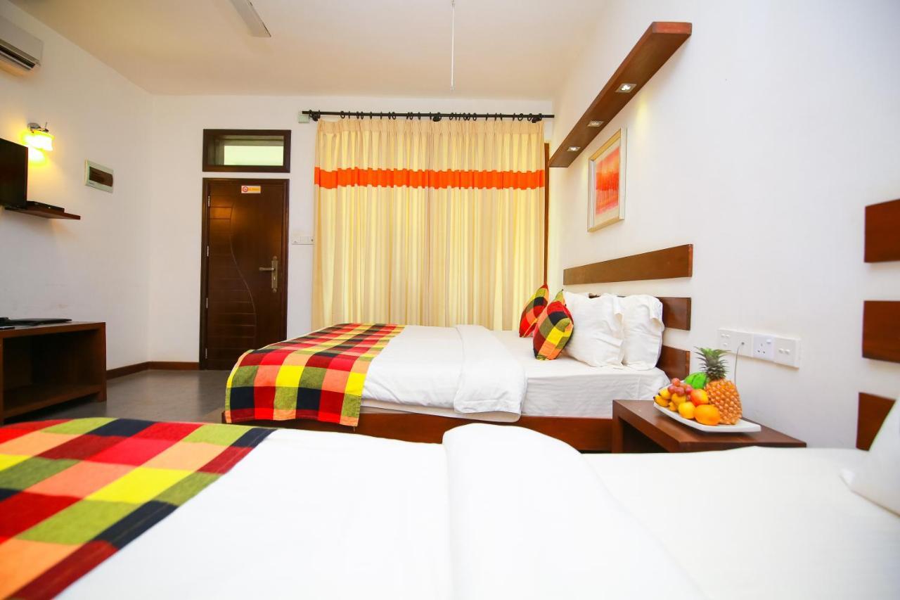Hotel Alakamanda Anuradhapura Exterior photo