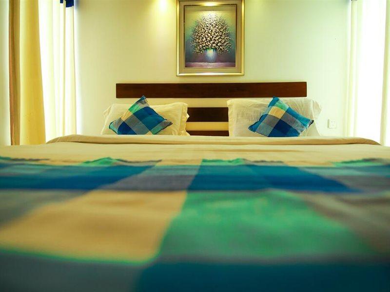 Hotel Alakamanda Anuradhapura Exterior photo