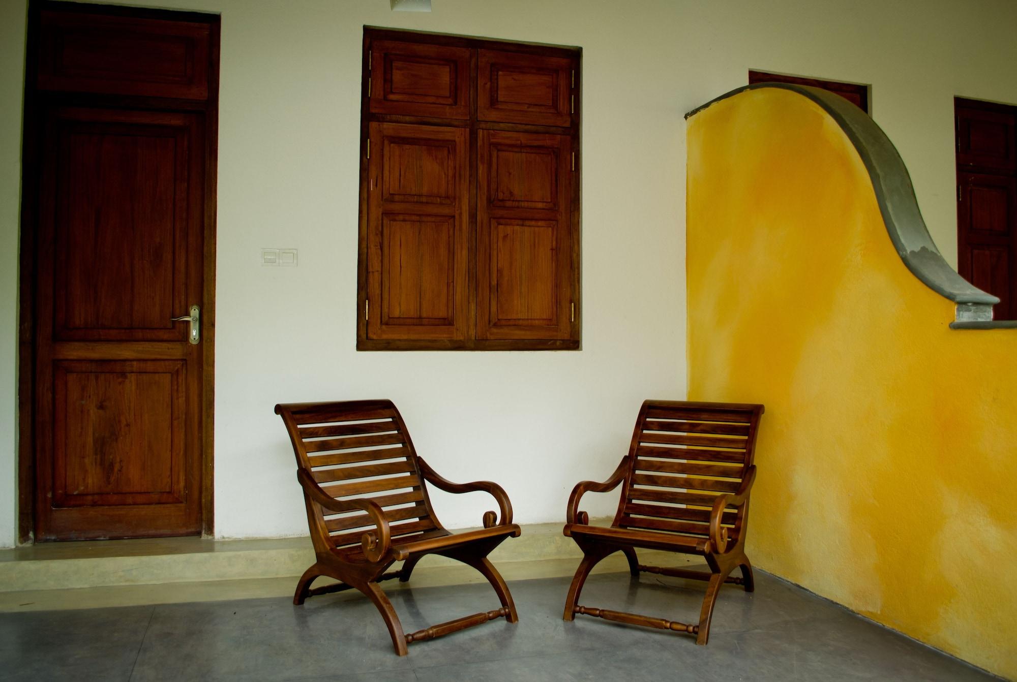 Hotel Alakamanda Anuradhapura Exterior photo