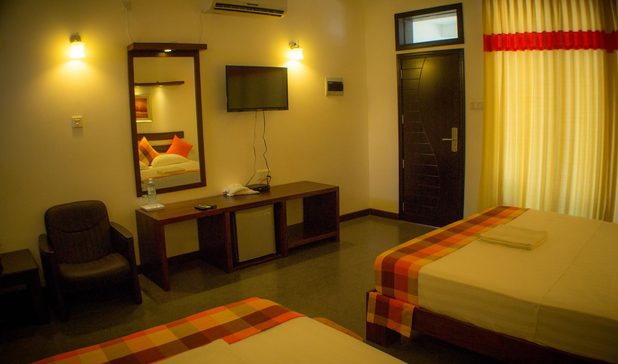 Hotel Alakamanda Anuradhapura Exterior photo