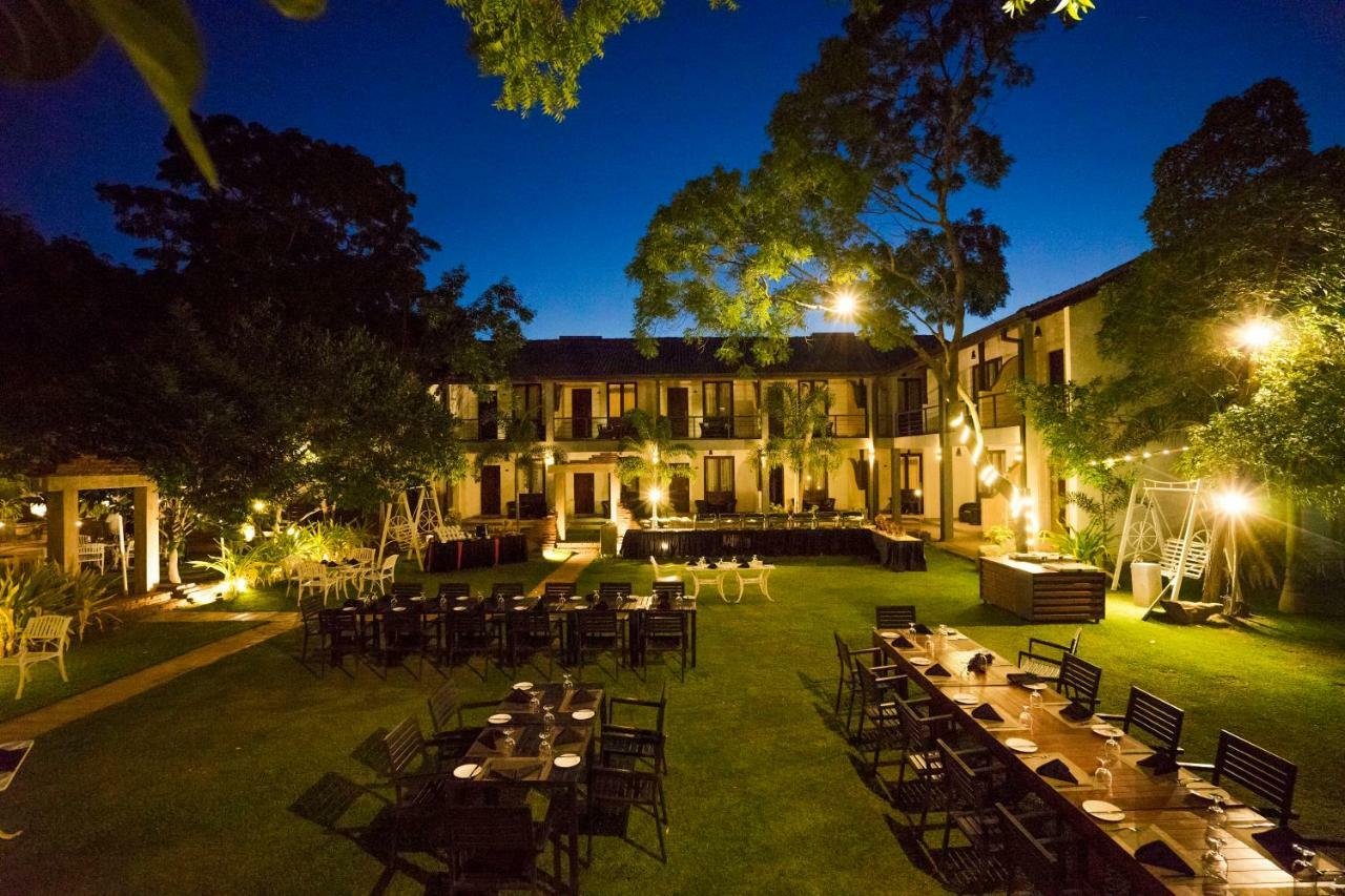 Hotel Alakamanda Anuradhapura Exterior photo